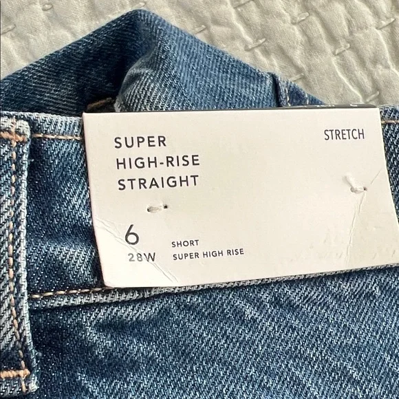 American Eagle Outfitters Blue Straight Leg Jeans NWT 6 Short - Picture 3 of 3